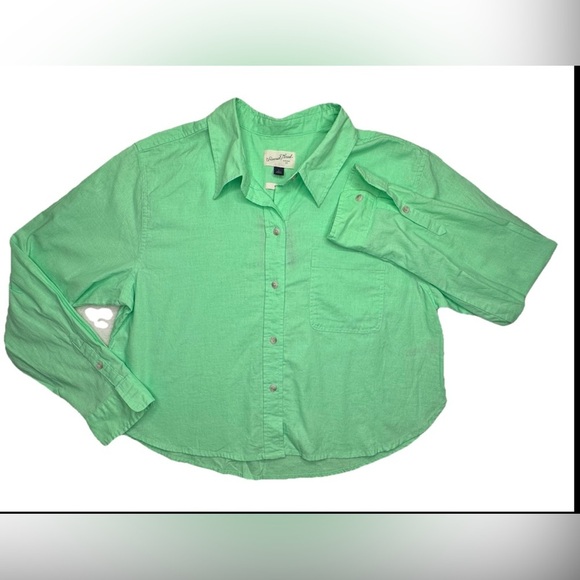 Universal Thread Green Long Sleeve Button Down Crop Shirt - Picture 1 of 9